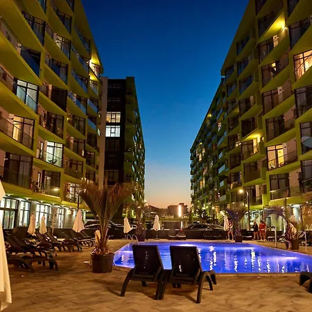 Appartement Summer Waves In Alezzi Pool&spa-parking Năvodari