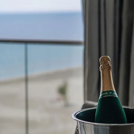 Summer Waves In Alezzi Pool&spa-parking Năvodari