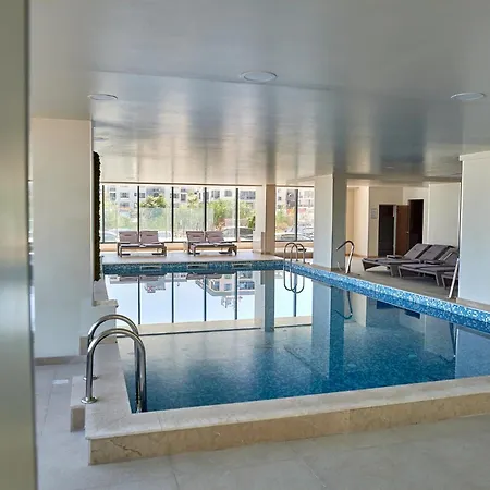 Summer Waves Pool&spa-parking * Navodari